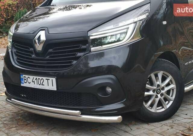 Чорний Рено Трафік, об'ємом двигуна 1.6 л та пробігом 190 тис. км за 15650 $, фото 24 на Automoto.ua