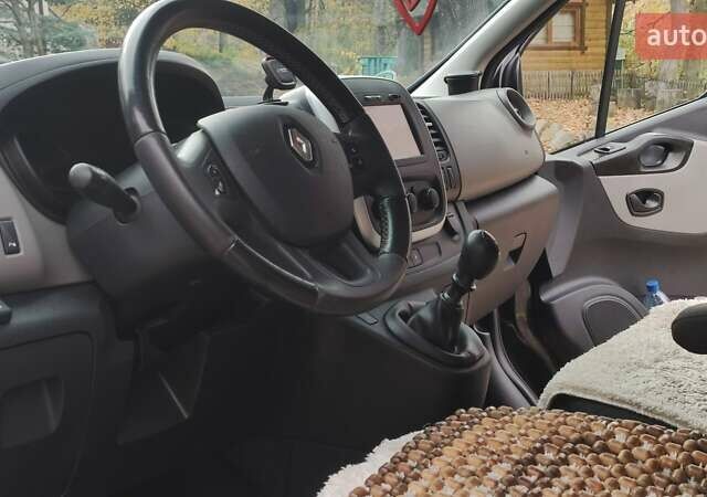 Чорний Рено Трафік, об'ємом двигуна 1.6 л та пробігом 190 тис. км за 15650 $, фото 82 на Automoto.ua