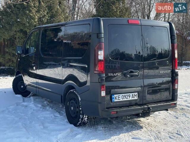 Черный Рено Трафик, объемом двигателя 1.6 л и пробегом 237 тыс. км за 14999 $, фото 5 на Automoto.ua