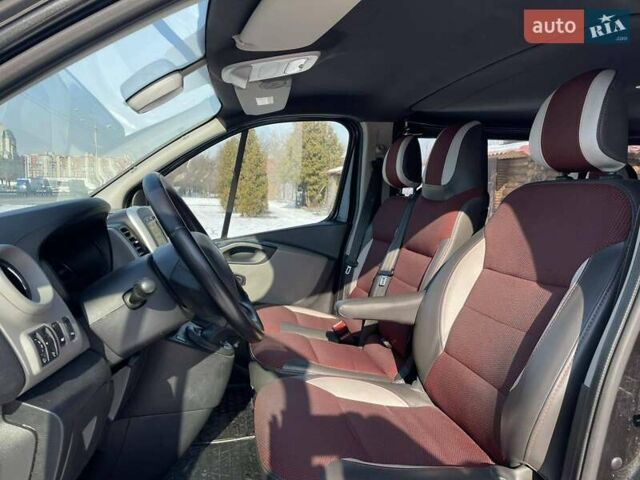Черный Рено Трафик, объемом двигателя 1.6 л и пробегом 237 тыс. км за 14999 $, фото 14 на Automoto.ua