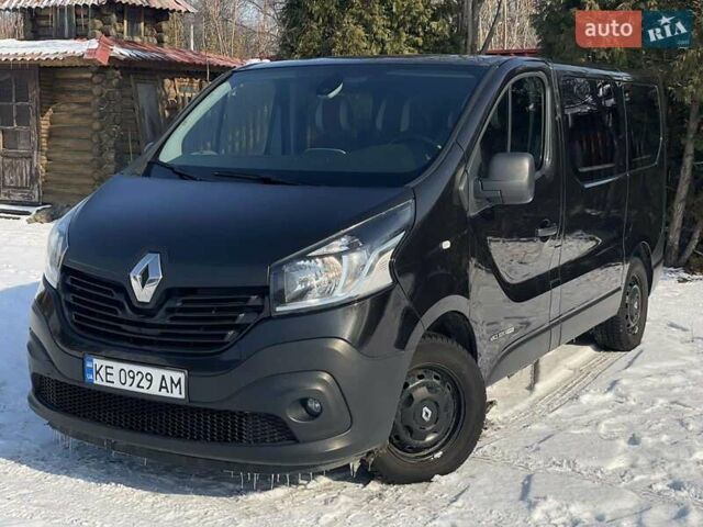 Черный Рено Трафик, объемом двигателя 1.6 л и пробегом 237 тыс. км за 14999 $, фото 2 на Automoto.ua