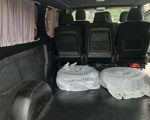 Чорний Рено Трафік, об'ємом двигуна 1.6 л та пробігом 185 тис. км за 16190 $, фото 12 на Automoto.ua