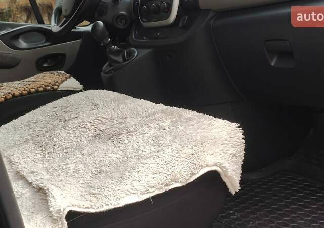 Чорний Рено Трафік, об'ємом двигуна 1.6 л та пробігом 190 тис. км за 15650 $, фото 77 на Automoto.ua