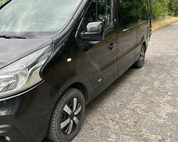 Черный Рено Трафик, объемом двигателя 1.6 л и пробегом 313 тыс. км за 15200 $, фото 7 на Automoto.ua