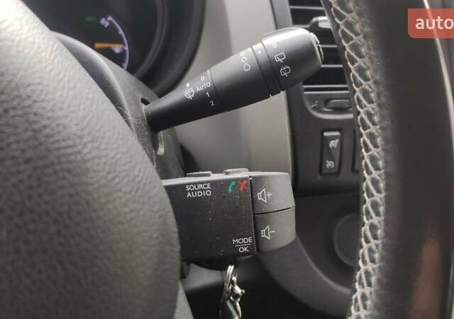 Чорний Рено Трафік, об'ємом двигуна 1.6 л та пробігом 190 тис. км за 15650 $, фото 85 на Automoto.ua