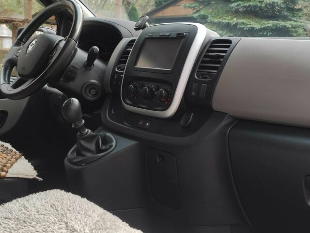 Рено Трафік 2015 у Дрогобичі на Automoto.ua Чорний Рено Трафік, об'ємом двигуна 1.6 л та пробігом 190 тис. км за 15650 $, фото 23 на Automoto.ua