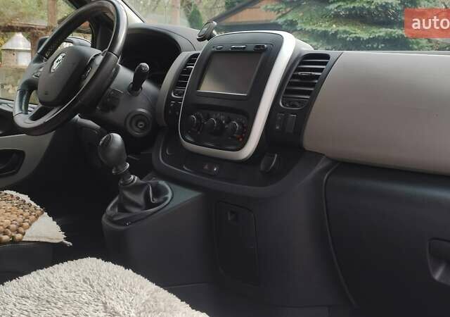 Чорний Рено Трафік, об'ємом двигуна 1.6 л та пробігом 190 тис. км за 15650 $, фото 76 на Automoto.ua