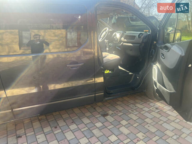 Чорний Рено Трафік, об'ємом двигуна 1.6 л та пробігом 231 тис. км за 15200 $, фото 23 на Automoto.ua