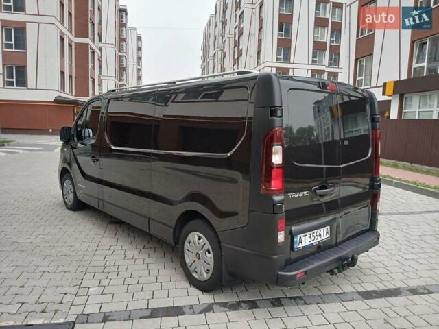 Черный Рено Трафик, объемом двигателя 1.6 л и пробегом 287 тыс. км за 13800 $, фото 6 на Automoto.ua