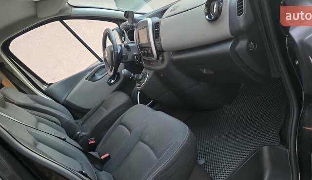 Черный Рено Трафик, объемом двигателя 1.6 л и пробегом 241 тыс. км за 13700 $, фото 14 на Automoto.ua