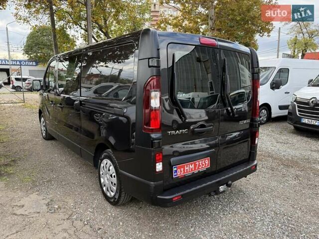 Черный Рено Трафик, объемом двигателя 1.6 л и пробегом 219 тыс. км за 19500 $, фото 11 на Automoto.ua