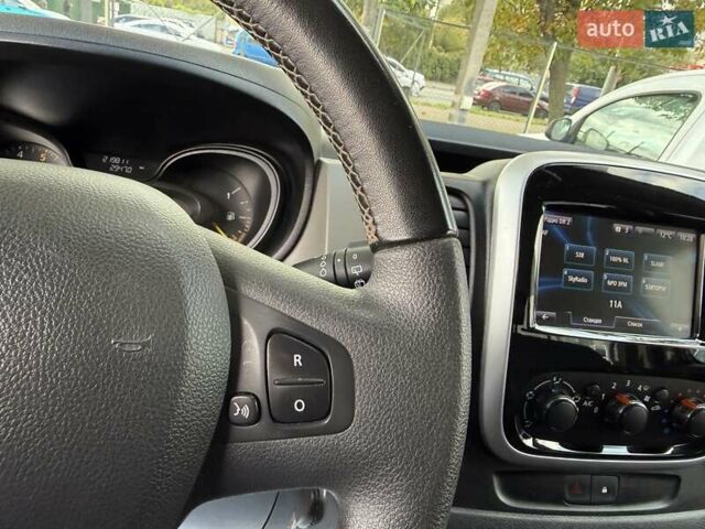 Черный Рено Трафик, объемом двигателя 1.6 л и пробегом 219 тыс. км за 19500 $, фото 36 на Automoto.ua