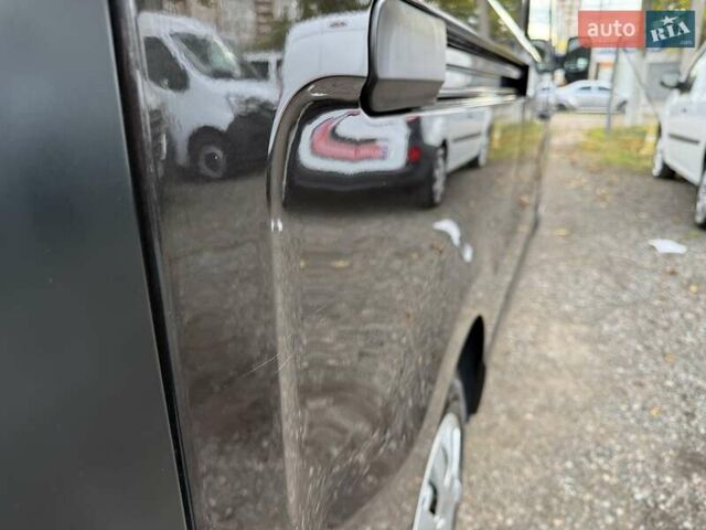 Черный Рено Трафик, объемом двигателя 1.6 л и пробегом 219 тыс. км за 19500 $, фото 76 на Automoto.ua