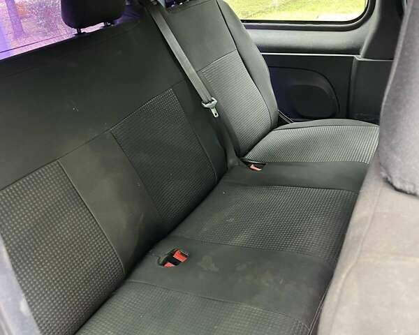 Черный Рено Трафик, объемом двигателя 1.6 л и пробегом 300 тыс. км за 15800 $, фото 8 на Automoto.ua