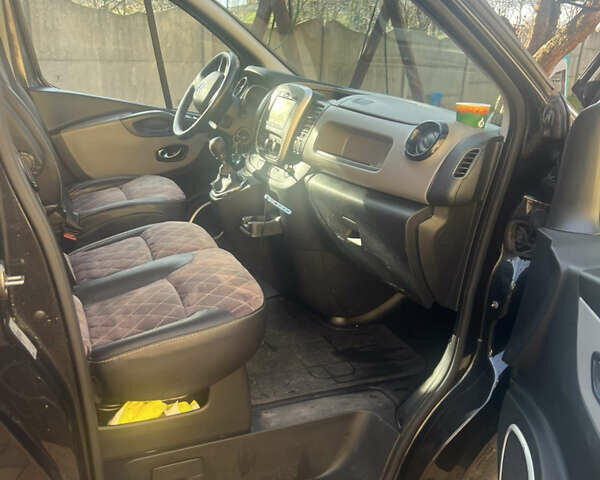 Чорний Рено Трафік, об'ємом двигуна 1.6 л та пробігом 231 тис. км за 15200 $, фото 15 на Automoto.ua