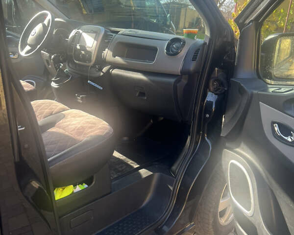 Чорний Рено Трафік, об'ємом двигуна 1.6 л та пробігом 231 тис. км за 15200 $, фото 22 на Automoto.ua