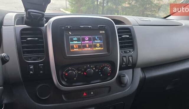 Черный Рено Трафик, объемом двигателя 1.6 л и пробегом 241 тыс. км за 13700 $, фото 8 на Automoto.ua