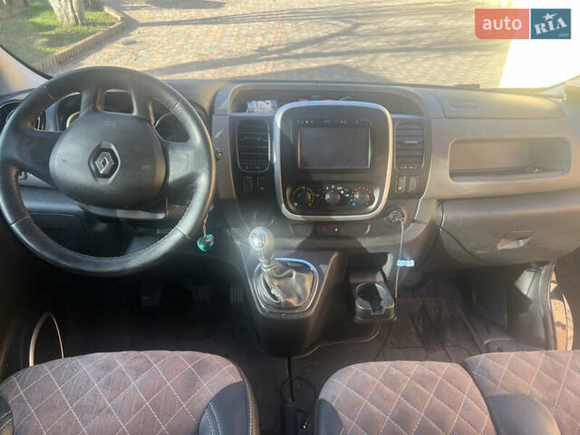 Чорний Рено Трафік, об'ємом двигуна 1.6 л та пробігом 231 тис. км за 15200 $, фото 17 на Automoto.ua