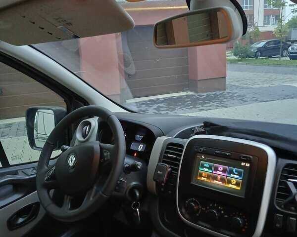 Черный Рено Трафик, объемом двигателя 1.6 л и пробегом 287 тыс. км за 13800 $, фото 11 на Automoto.ua