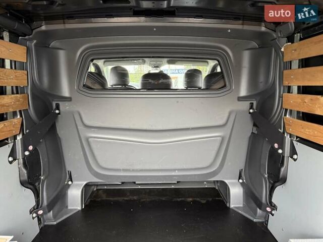 Черный Рено Трафик, объемом двигателя 1.6 л и пробегом 219 тыс. км за 19500 $, фото 63 на Automoto.ua