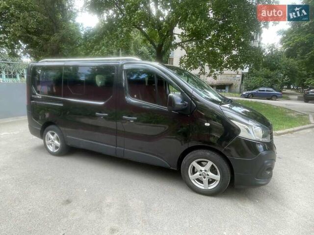 Черный Рено Трафик, объемом двигателя 1.6 л и пробегом 300 тыс. км за 15800 $, фото 2 на Automoto.ua