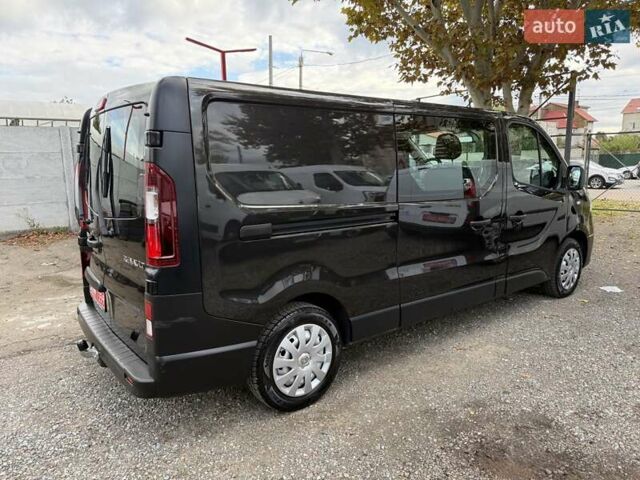 Черный Рено Трафик, объемом двигателя 1.6 л и пробегом 219 тыс. км за 19500 $, фото 7 на Automoto.ua