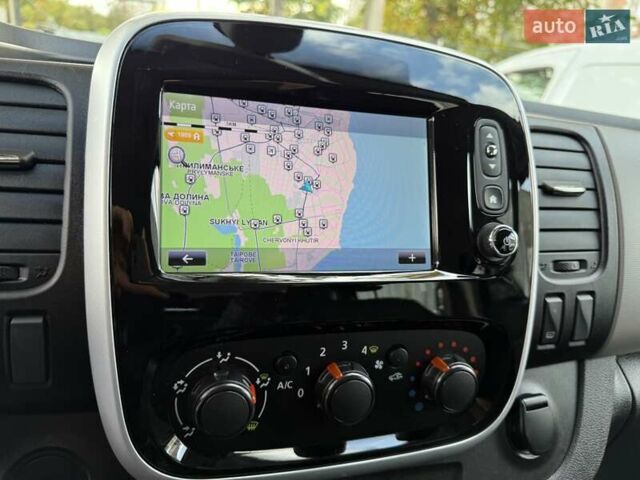 Черный Рено Трафик, объемом двигателя 1.6 л и пробегом 219 тыс. км за 19500 $, фото 31 на Automoto.ua