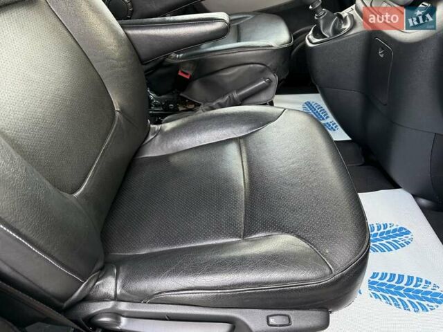 Черный Рено Трафик, объемом двигателя 1.6 л и пробегом 219 тыс. км за 19500 $, фото 48 на Automoto.ua