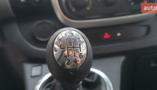 Черный Рено Трафик, объемом двигателя 1.6 л и пробегом 241 тыс. км за 13700 $, фото 9 на Automoto.ua