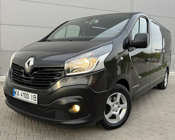 Черный Рено Трафик, объемом двигателя 1.6 л и пробегом 303 тыс. км за 14999 $, фото 10 на Automoto.ua