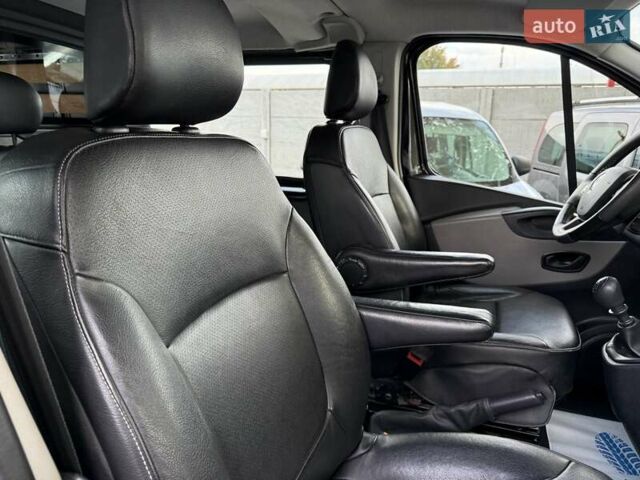 Черный Рено Трафик, объемом двигателя 1.6 л и пробегом 219 тыс. км за 19500 $, фото 47 на Automoto.ua