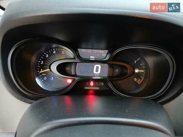 Черный Рено Трафик, объемом двигателя 1.6 л и пробегом 287 тыс. км за 13000 $, фото 10 на Automoto.ua