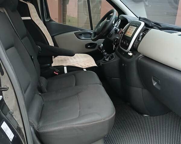 Черный Рено Трафик, объемом двигателя 1.6 л и пробегом 287 тыс. км за 13000 $, фото 9 на Automoto.ua