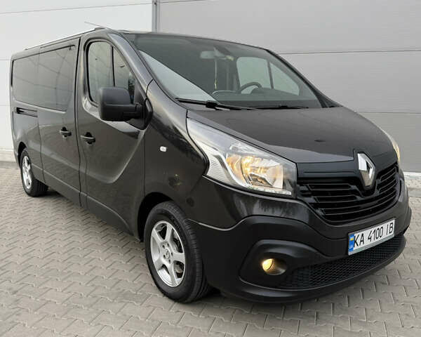 Черный Рено Трафик, объемом двигателя 1.6 л и пробегом 303 тыс. км за 14999 $, фото 4 на Automoto.ua