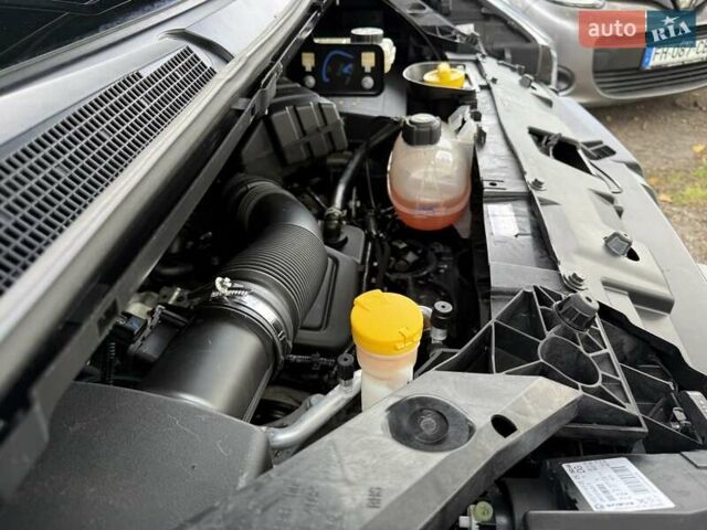 Черный Рено Трафик, объемом двигателя 1.6 л и пробегом 219 тыс. км за 19500 $, фото 70 на Automoto.ua