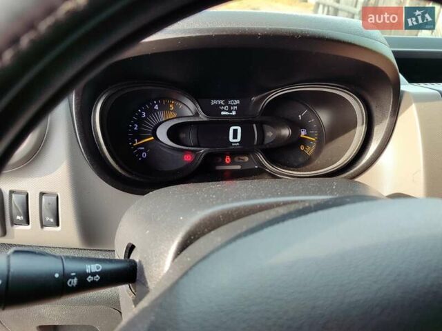 Чорний Рено Трафік, об'ємом двигуна 1.6 л та пробігом 350 тис. км за 17000 $, фото 13 на Automoto.ua