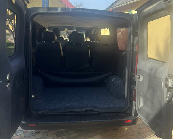 Чорний Рено Трафік, об'ємом двигуна 1.6 л та пробігом 231 тис. км за 15200 $, фото 14 на Automoto.ua