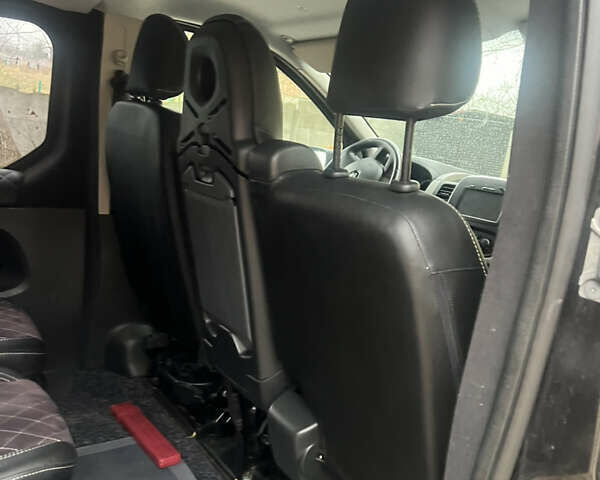 Чорний Рено Трафік, об'ємом двигуна 1.6 л та пробігом 231 тис. км за 15200 $, фото 10 на Automoto.ua