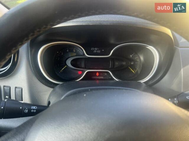 Чорний Рено Трафік, об'ємом двигуна 1.6 л та пробігом 231 тис. км за 15200 $, фото 11 на Automoto.ua