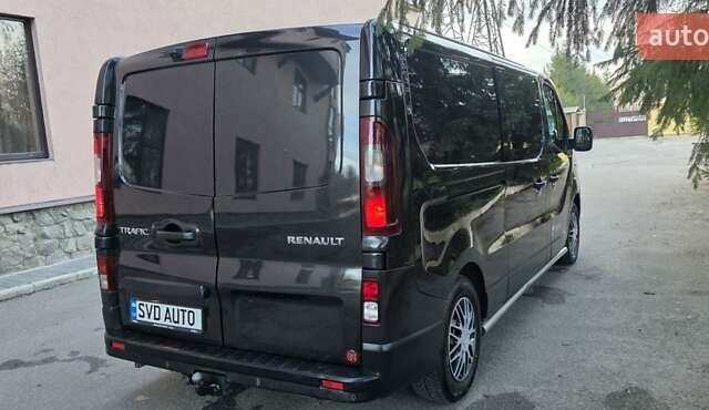 Черный Рено Трафик, объемом двигателя 1.6 л и пробегом 241 тыс. км за 13700 $, фото 4 на Automoto.ua