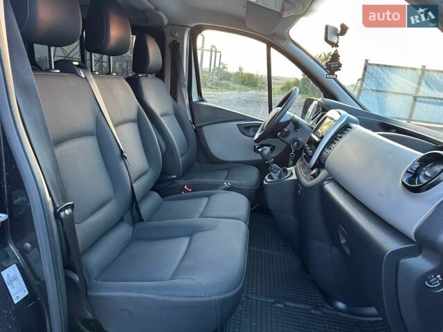 Черный Рено Трафик, объемом двигателя 1.6 л и пробегом 275 тыс. км за 15500 $, фото 37 на Automoto.ua