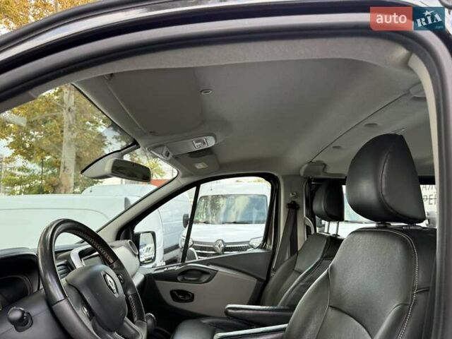 Черный Рено Трафик, объемом двигателя 1.6 л и пробегом 219 тыс. км за 19500 $, фото 35 на Automoto.ua