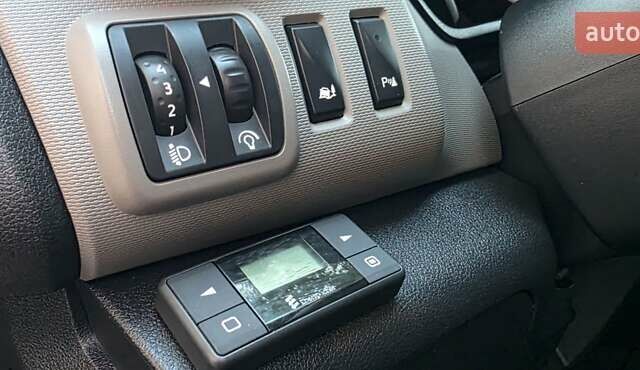 Черный Рено Трафик, объемом двигателя 1.6 л и пробегом 241 тыс. км за 13700 $, фото 7 на Automoto.ua