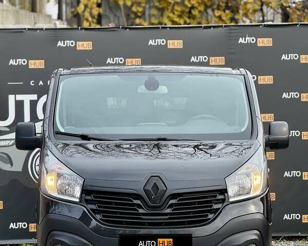 Черный Рено Трафик, объемом двигателя 1.6 л и пробегом 212 тыс. км за 13800 $, фото 2 на Automoto.ua