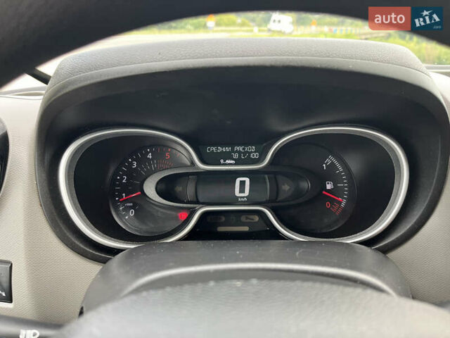 Черный Рено Трафик, объемом двигателя 1.6 л и пробегом 280 тыс. км за 13800 $, фото 15 на Automoto.ua