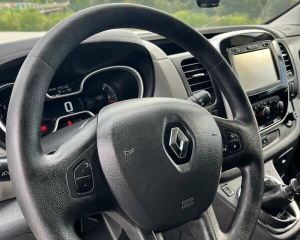 Черный Рено Трафик, объемом двигателя 1.6 л и пробегом 280 тыс. км за 13800 $, фото 16 на Automoto.ua