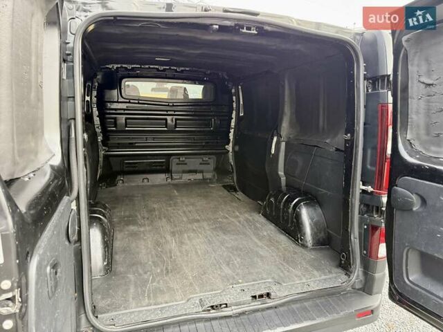 Черный Рено Трафик, объемом двигателя 1.6 л и пробегом 212 тыс. км за 13800 $, фото 20 на Automoto.ua