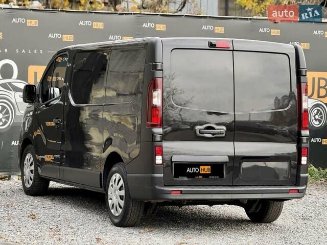 Черный Рено Трафик, объемом двигателя 1.6 л и пробегом 212 тыс. км за 13800 $, фото 4 на Automoto.ua