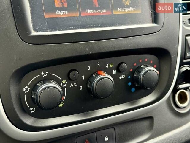 Черный Рено Трафик, объемом двигателя 1.6 л и пробегом 212 тыс. км за 13800 $, фото 14 на Automoto.ua