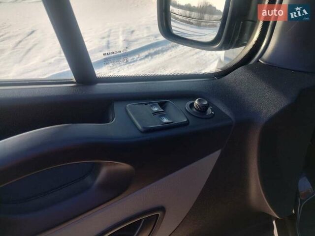 Чорний Рено Трафік, об'ємом двигуна 1.6 л та пробігом 223 тис. км за 16900 $, фото 12 на Automoto.ua